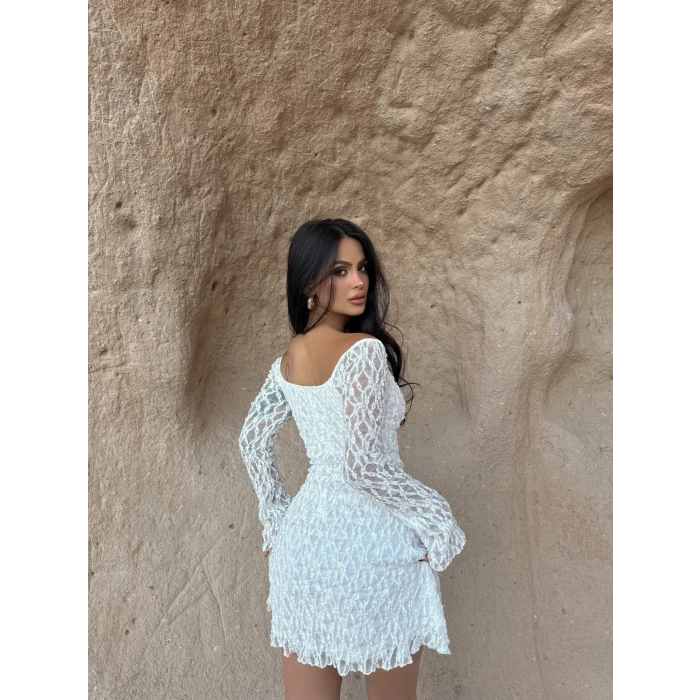 Beyaz İçi Astarlı Güpürlü Elbise