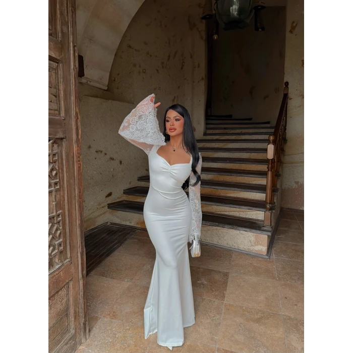 Beyaz Kolları Güpürlü Maxi Elbise