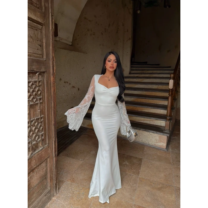 Beyaz Kolları Güpürlü Maxi Elbise