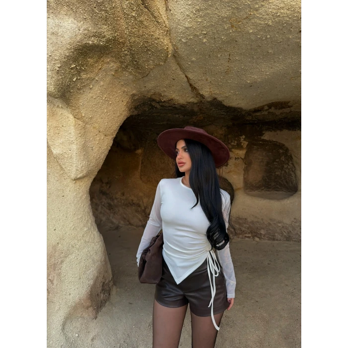 Beyaz Kolları Tül Büzgülü Crop