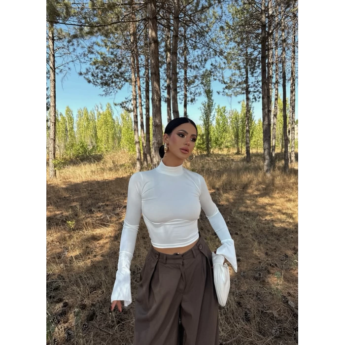Beyaz Kolları Volanlı Balıkçı Crop