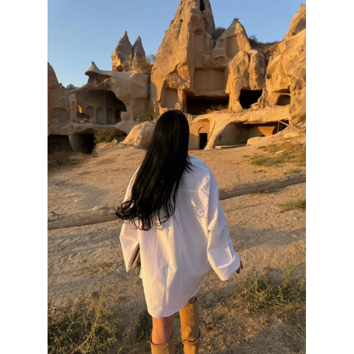 Beyaz Kolları Volanlı Bf Gömlek
