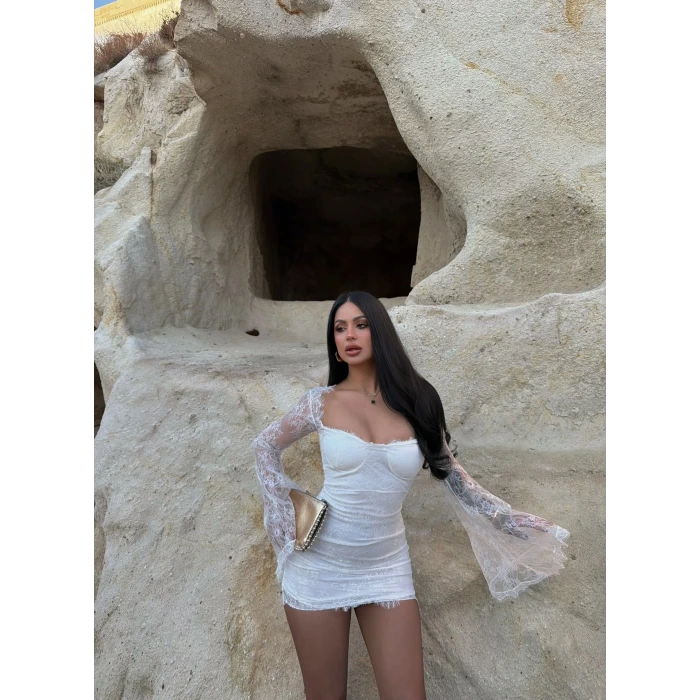 Beyaz Kolları Volanlı Güpürlü Elbise