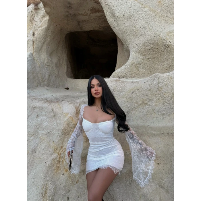 Beyaz Kolları Volanlı Güpürlü Elbise