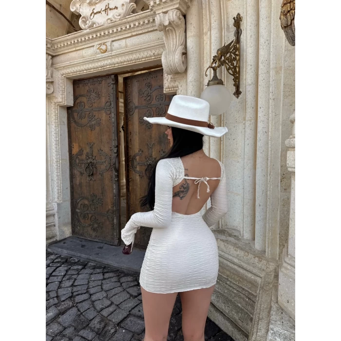 Beyaz Kolları Volanlı Sırt Dekolte Elbise