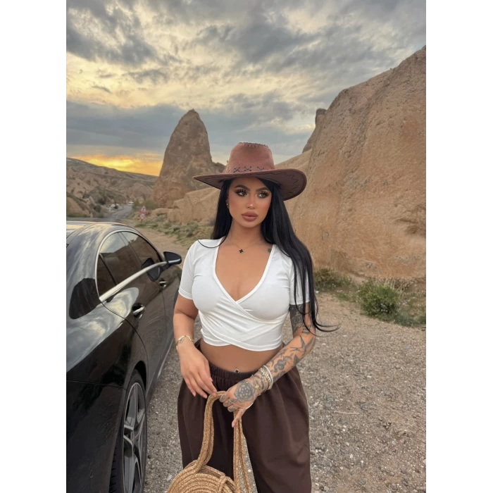 Beyaz Kruvaze Crop