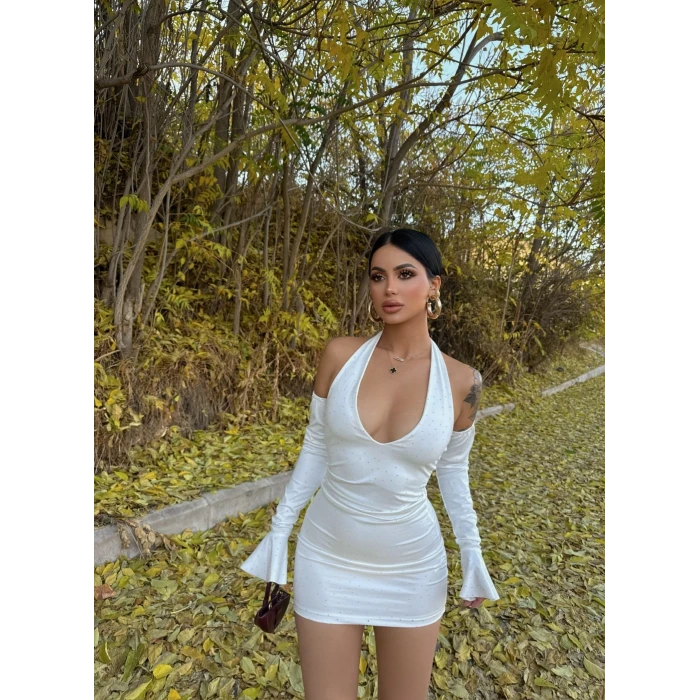Beyaz Lust Boyundan Geçmeli Taşlı Elbise