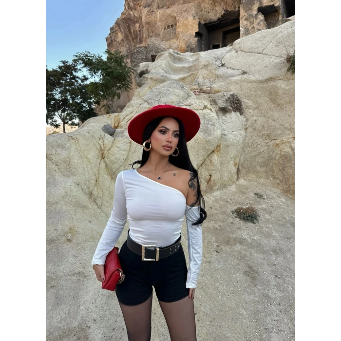 Beyaz Omuz Açık Basic Crop