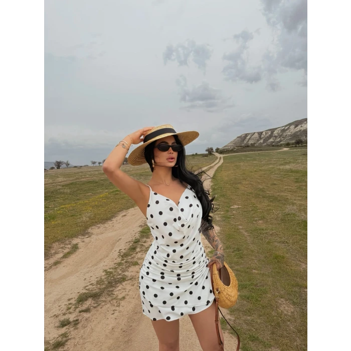 Beyaz Puantiyeli Degaje Elbise