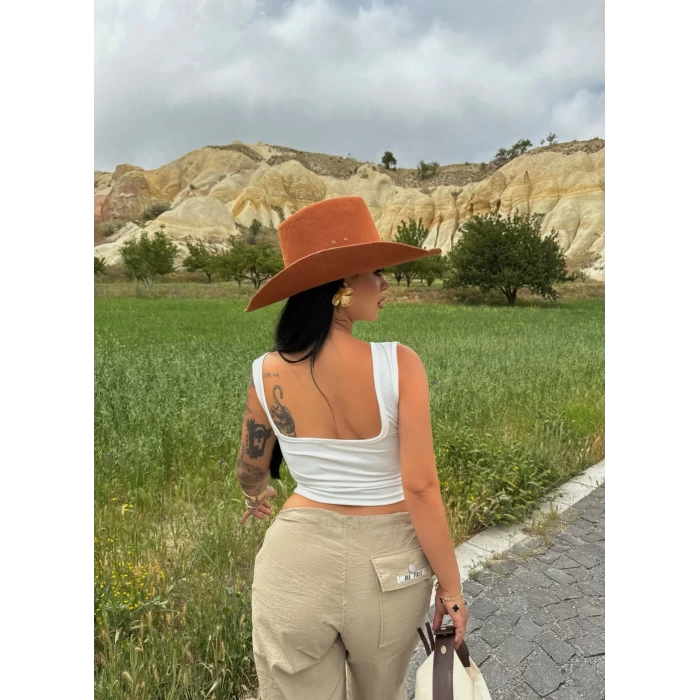 Beyaz Sırt Açık Scuba Crop