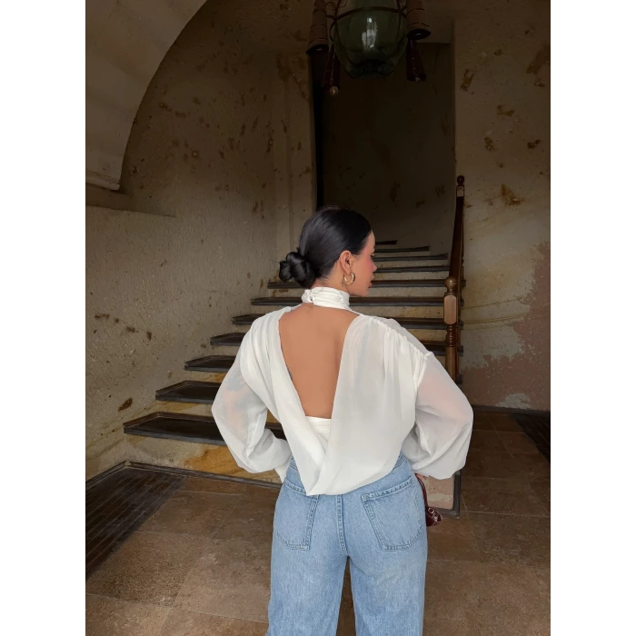 Beyaz Sırt Degaje Tül Şifon Bodysuit