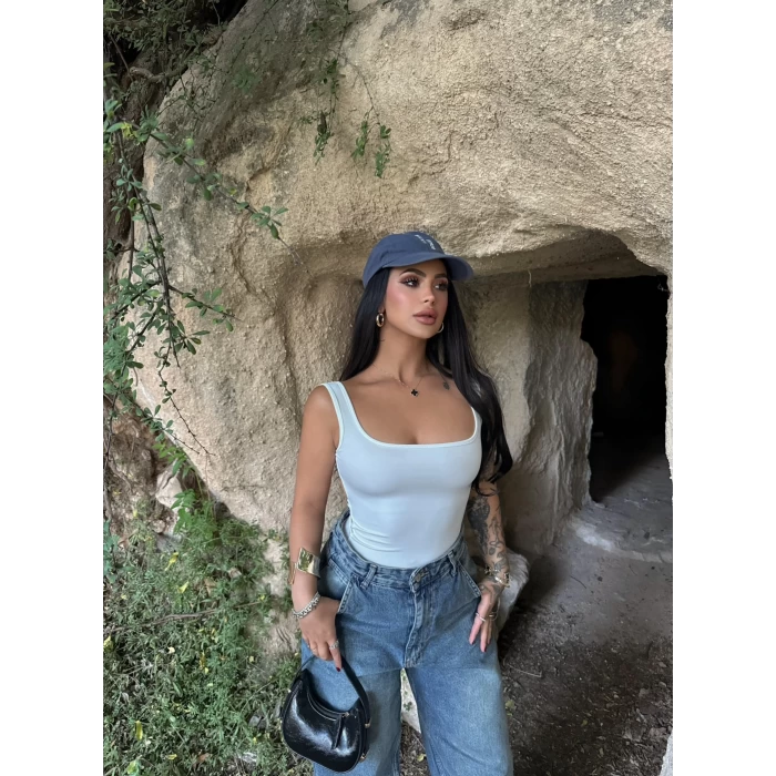 Beyaz Sırt Dekolte Bodysuit