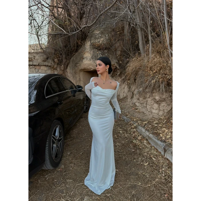 Beyaz Sırt Güpürlü Maxi Elbise