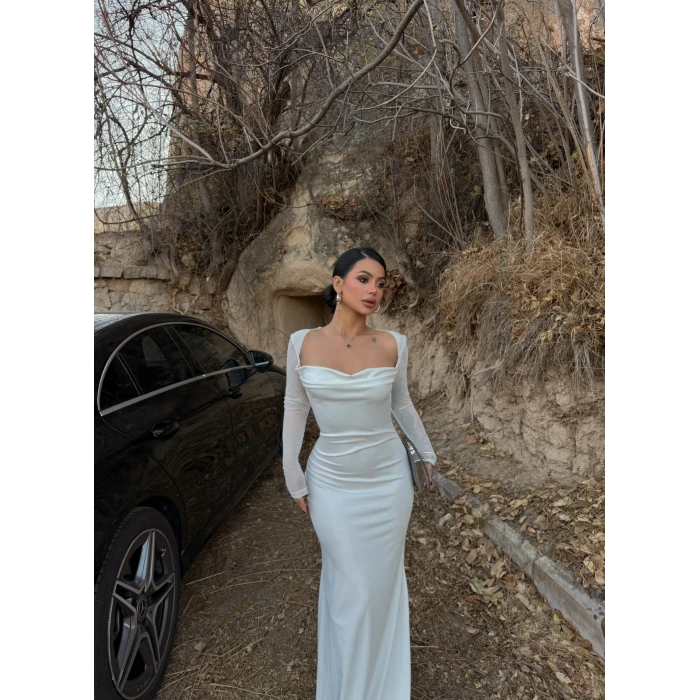 Beyaz Sırt Güpürlü Maxi Elbise