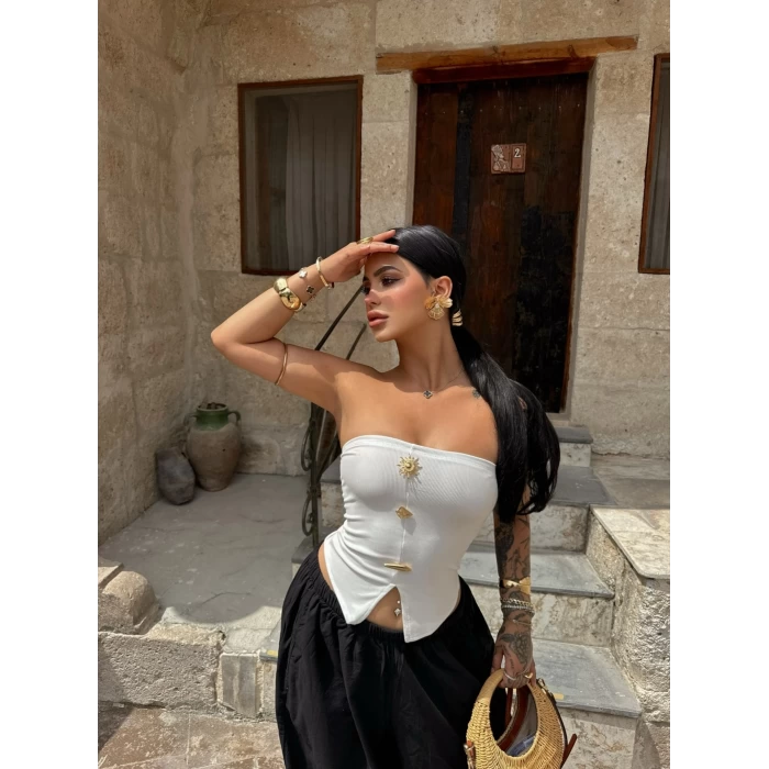 Beyaz Sun Aksesuarlı Straplez Crop