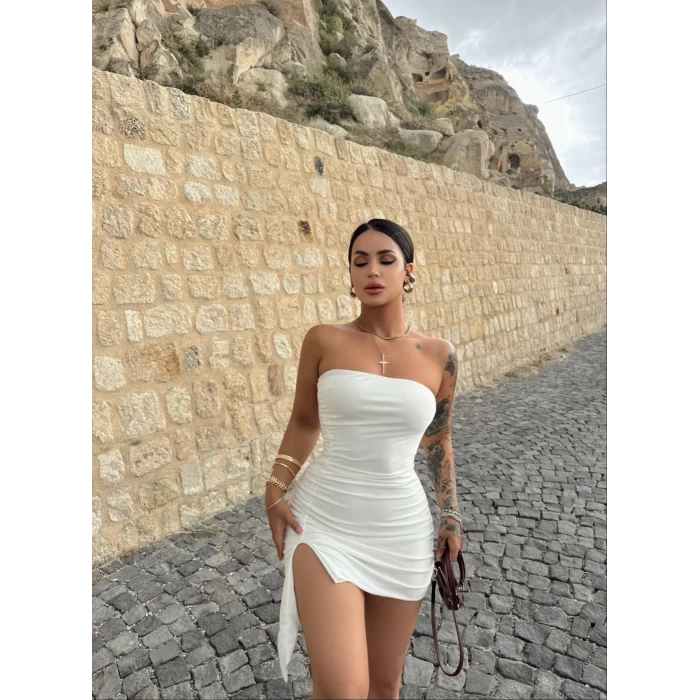 Beyaz Tek Büzgülü Straplez Elbise