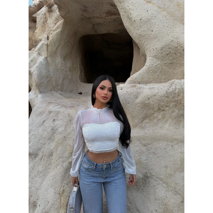 Beyaz Tül Detaylı Güpürlü Bluz