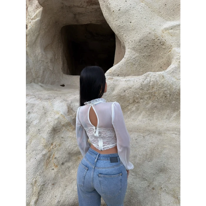 Beyaz Tül Detaylı Güpürlü Bluz