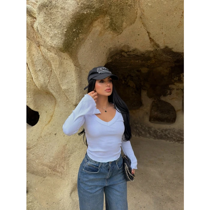 Beyaz V Yaka Kaşkorse Crop