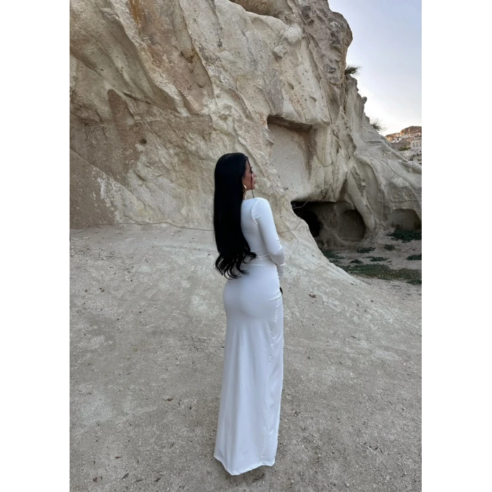 Beyaz V Yaka Yırtmaçlı Elbise