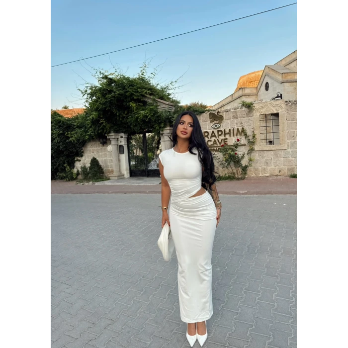 Beyaz Yan Pencereli Maxi Elbise