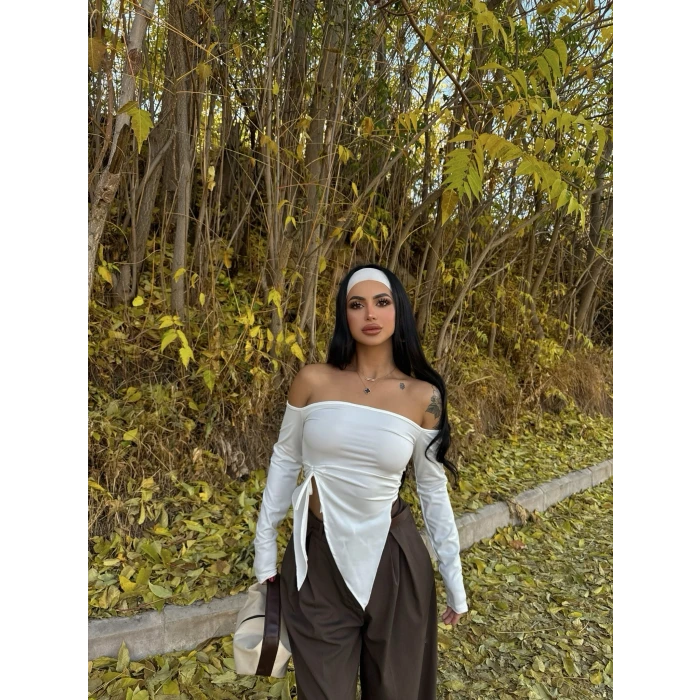 Beyaz Yandan Büzgülü Straplez Crop