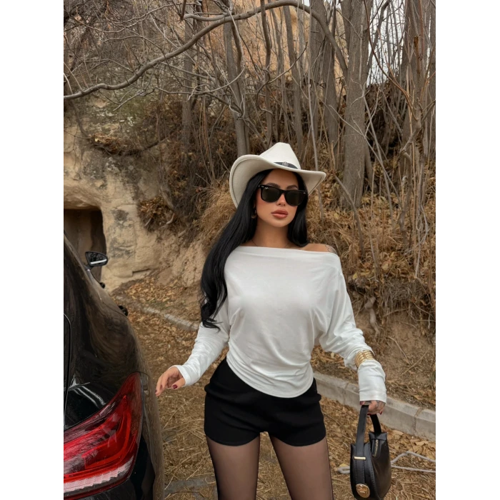 Beyaz Yarasa Kol Kayık Yaka Bluz