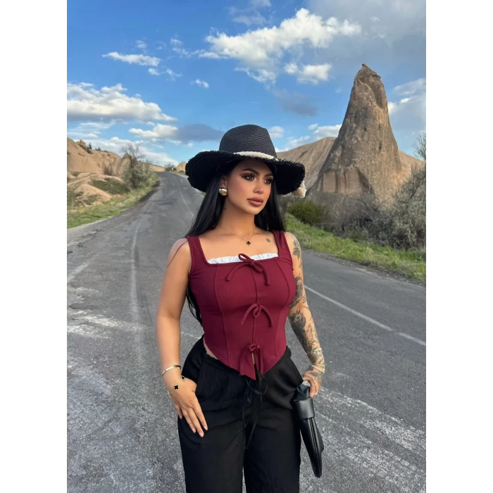 Bordo Göğüs Bağcıklı Biyeli Crop