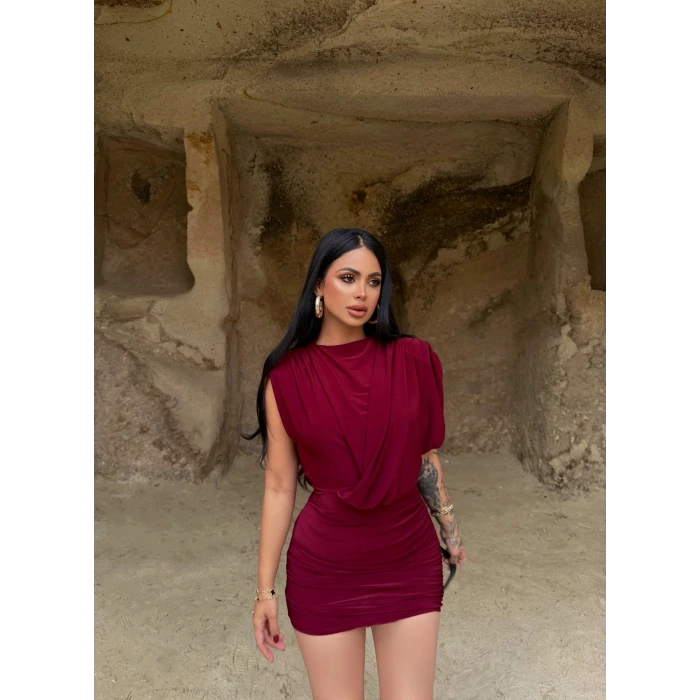 Bordo Omuz Vatkalı Büzgülü Sandy Elbise
