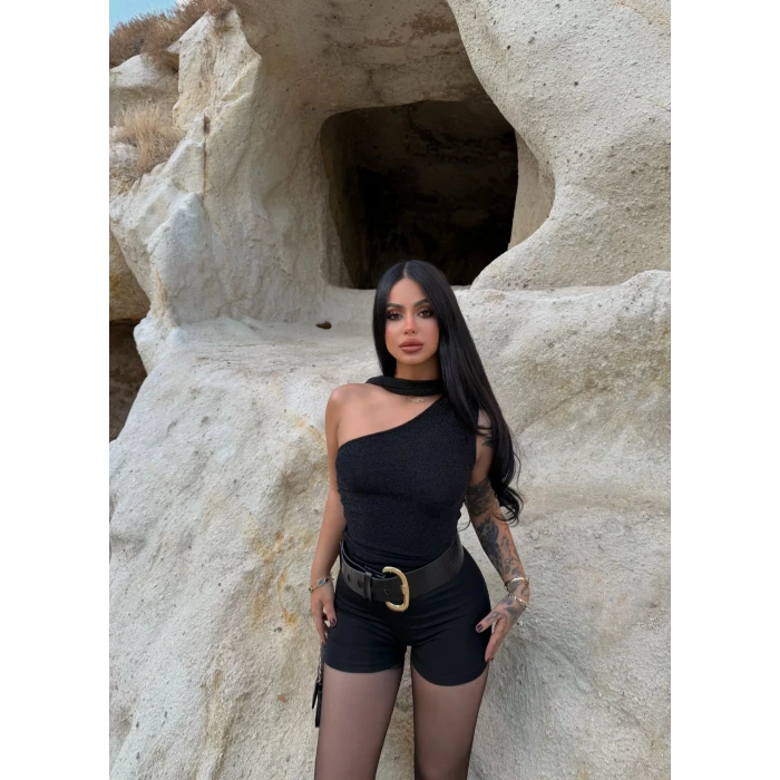 Boyundan Bağlamalı Simli Bluz