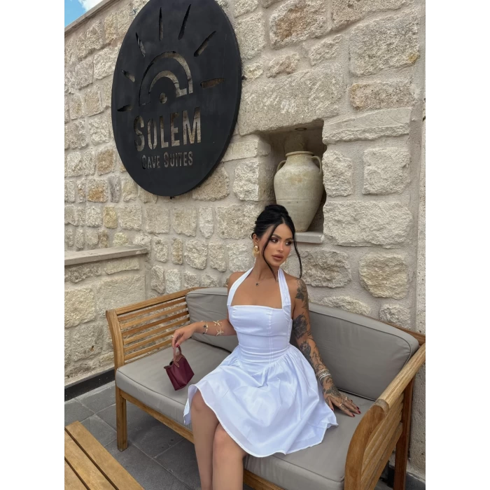 Boyundan Geçmeli Volanlı Elbise