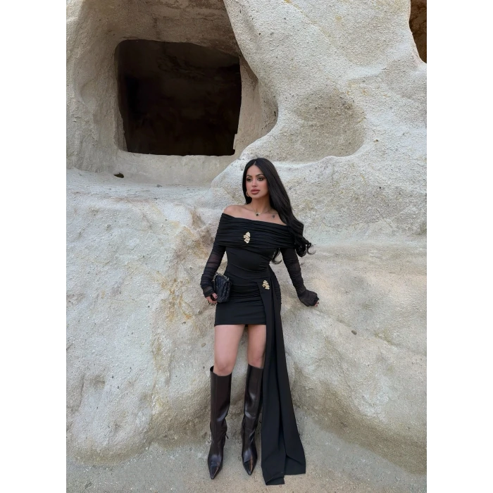 Broş Detaylı Design Elbise