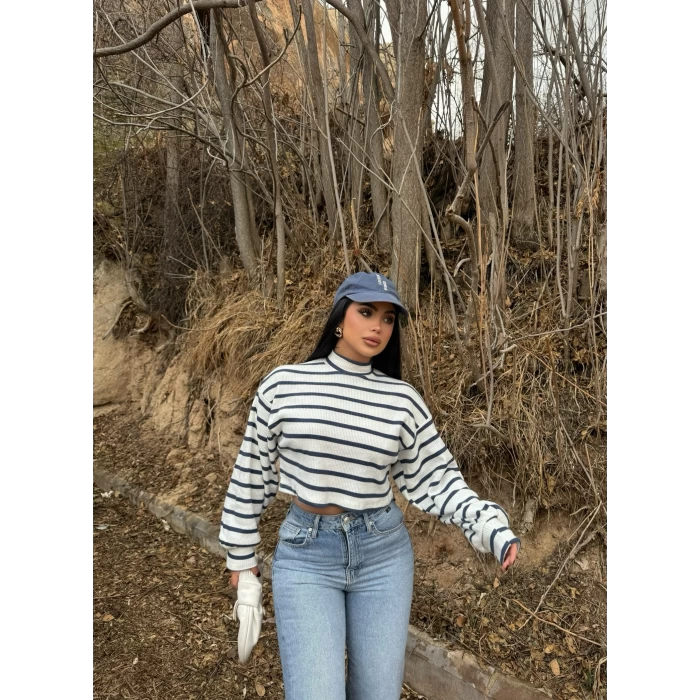 Striped Turtleneck Ribbed Sweatshirt