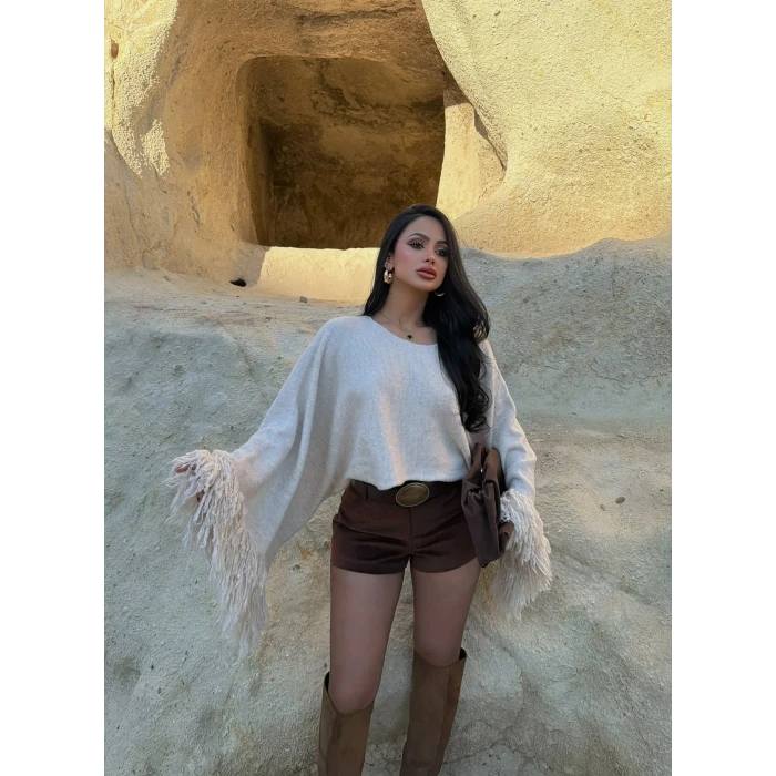 Ekru Püsküllü Panço Kazak