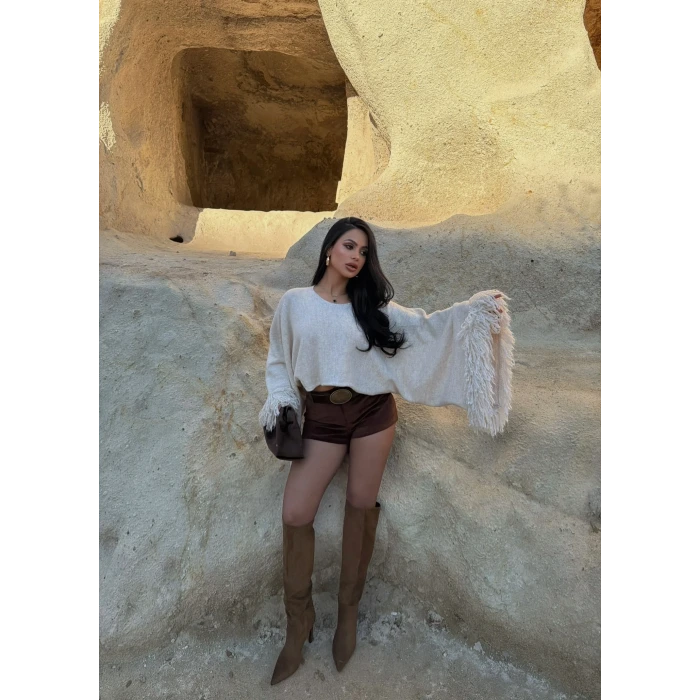 Ekru Püsküllü Panço Kazak