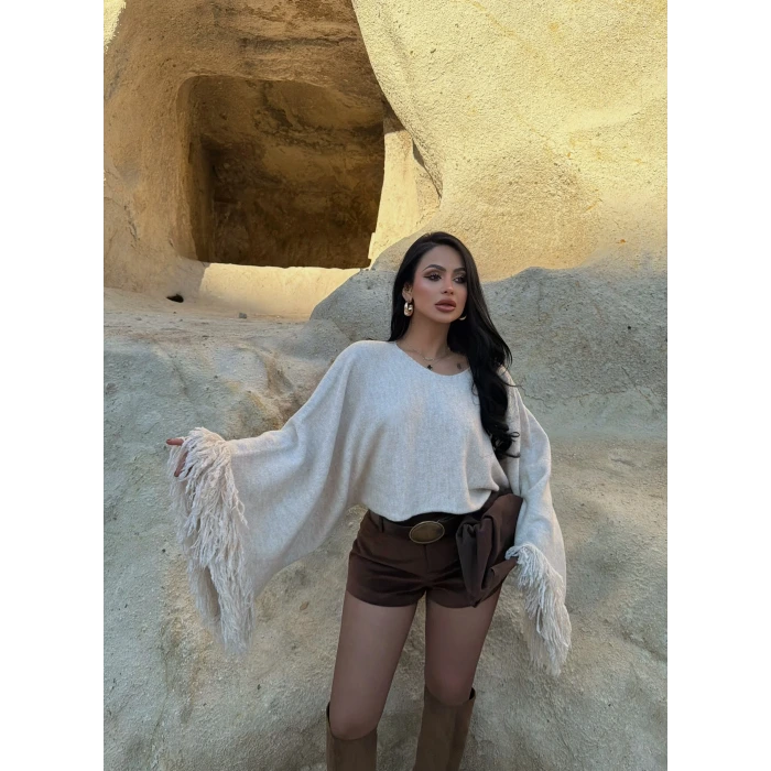 Ekru Püsküllü Panço Kazak