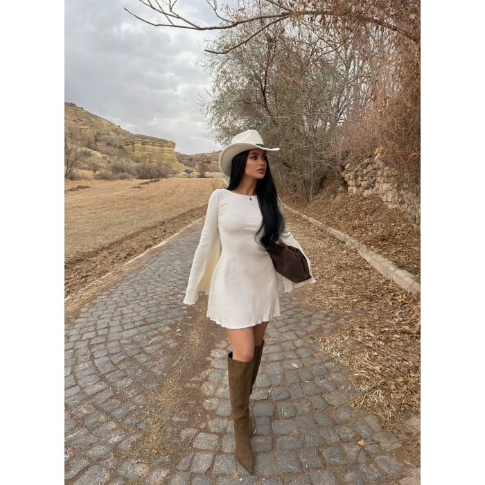 Ekru Sırt Dekolte Volanlı Elbise