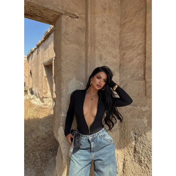 Fermuarlı Dik Yaka Bodysuit