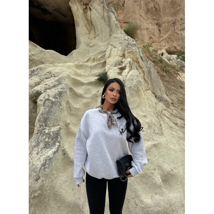 Gri Fularlı Logo Sweat