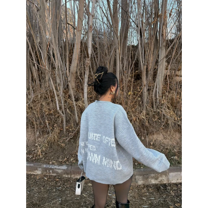 Gri Mind Sırt Baskı Kazak