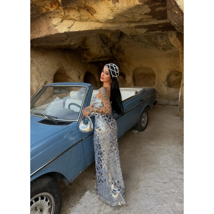 Gri Payetli Straplez Maxi Elbise