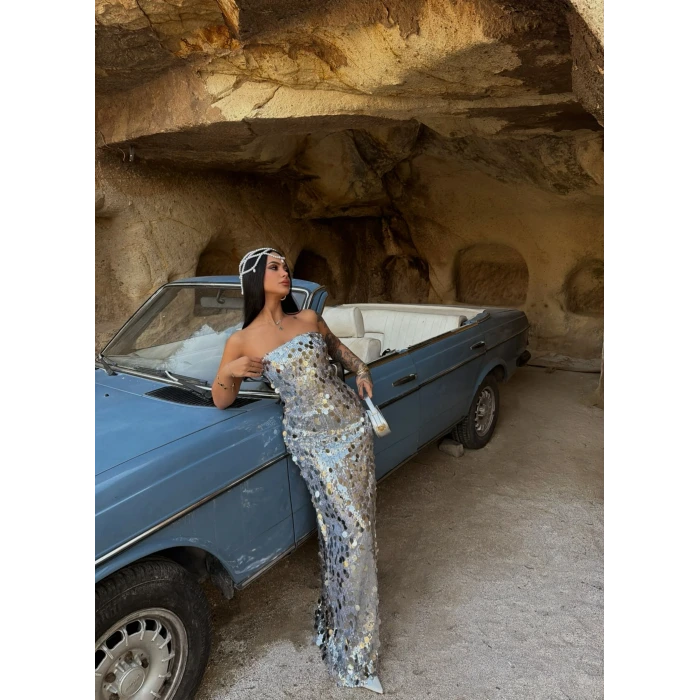 Gri Payetli Straplez Maxi Elbise