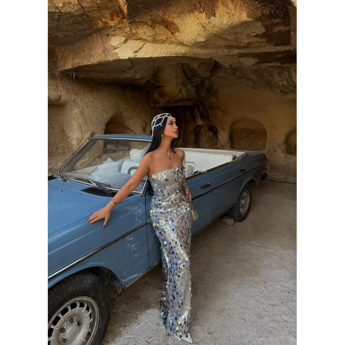 Gri Payetli Straplez Maxi Elbise