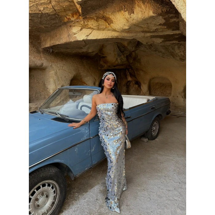 Gri Payetli Straplez Maxi Elbise