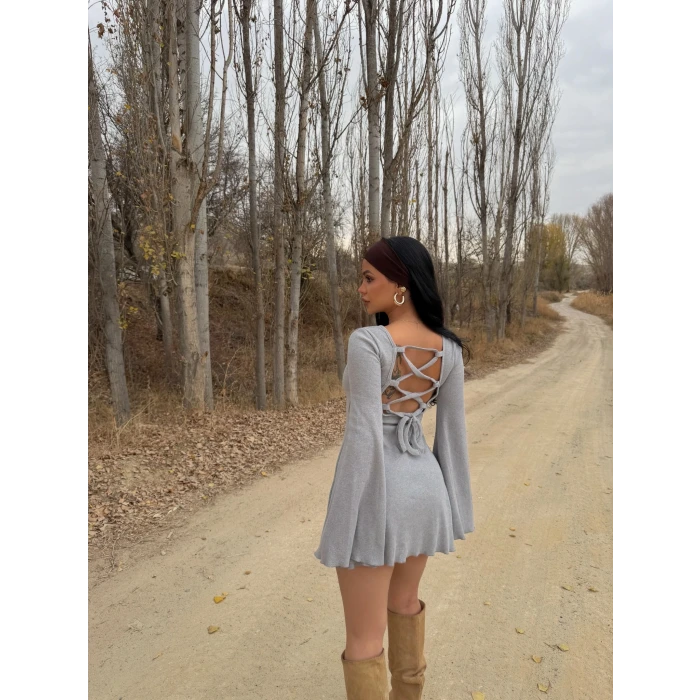 Gri Sırt Dekolte Volanlı Elbise