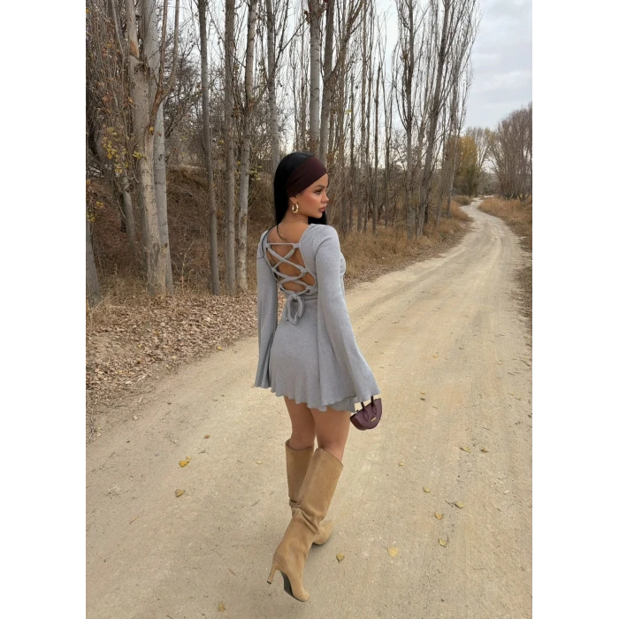 Gri Sırt Dekolte Volanlı Elbise