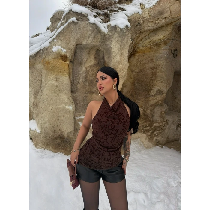 Kahve Boyundan Geçmeli Flok Bluz