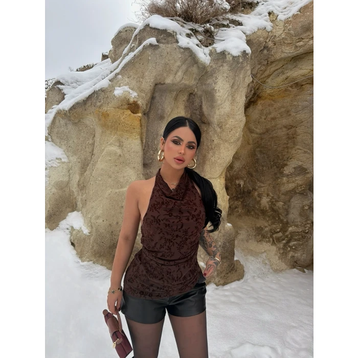 Kahve Boyundan Geçmeli Flok Bluz