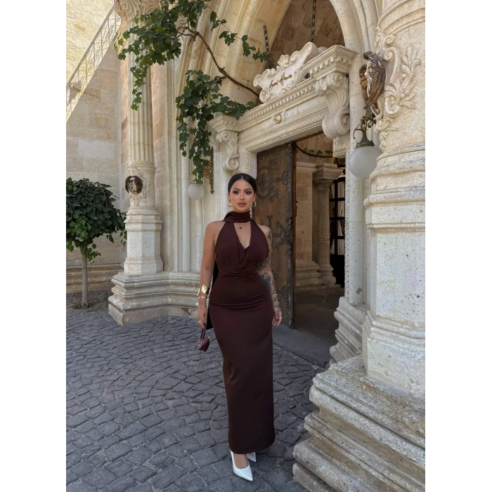 Kahve Boyundan Geçmeli Maxi Elbise