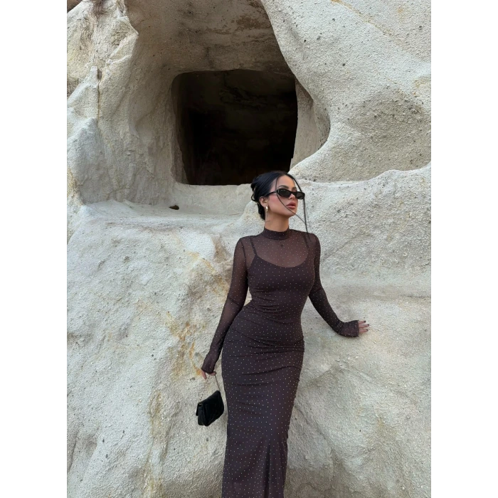 Kahve Dik Yaka Astarlı Taşlı Elbise